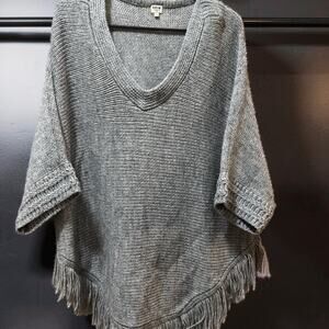 UNIQ Poncho sweater size S/M